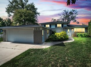 3801 Lotus Dr, Waterford, MI