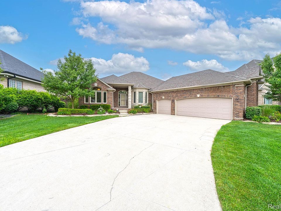 1st image of 55545 Whitney Ct