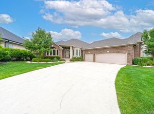 55545 Whitney Ct, Shelby Township, MI 48315