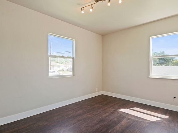 4th image of 1169 W Dalton Ave