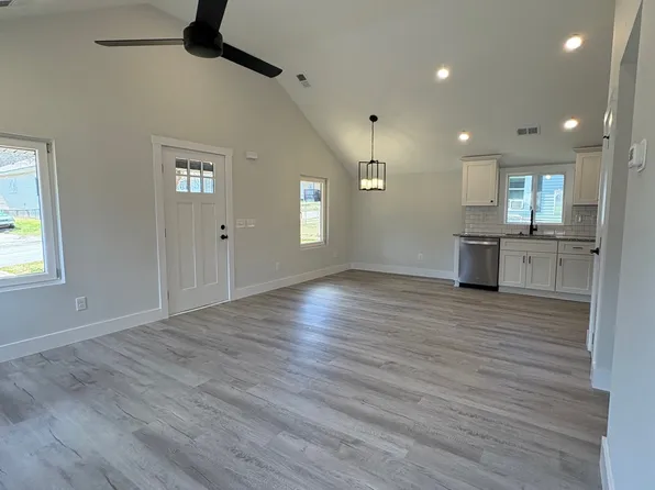 1128 Rosehill Dr, Lincolnton, NC 28092