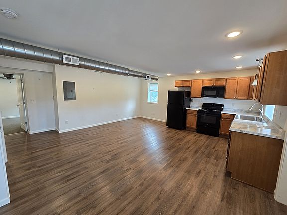 2nd image of 904 W Welsh St APT A