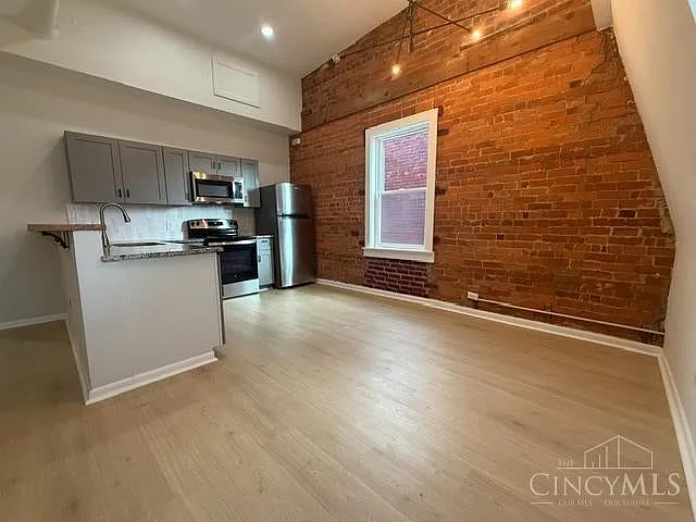 2 bed, $1,500 — Photo 2