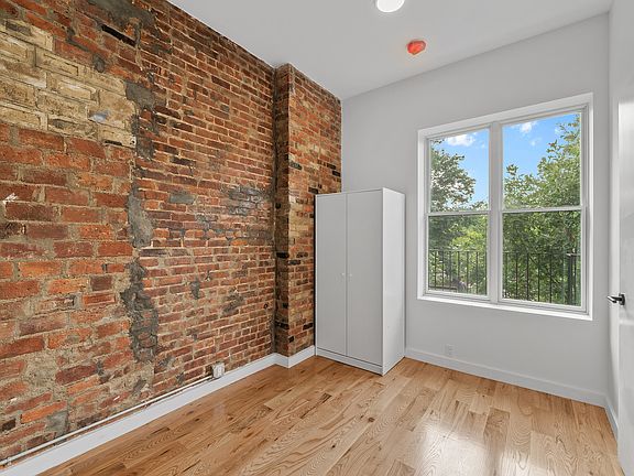 5th image of 284 Suydam St APT 3R