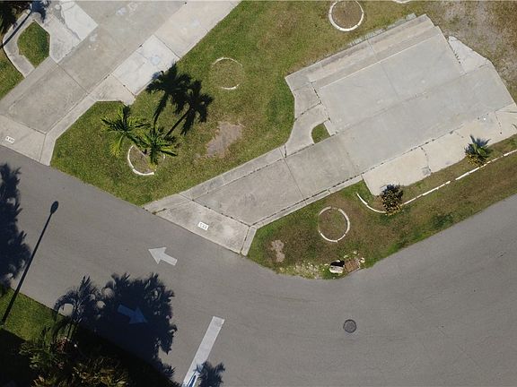 2nd image of 19681 Summerlin Rd #633