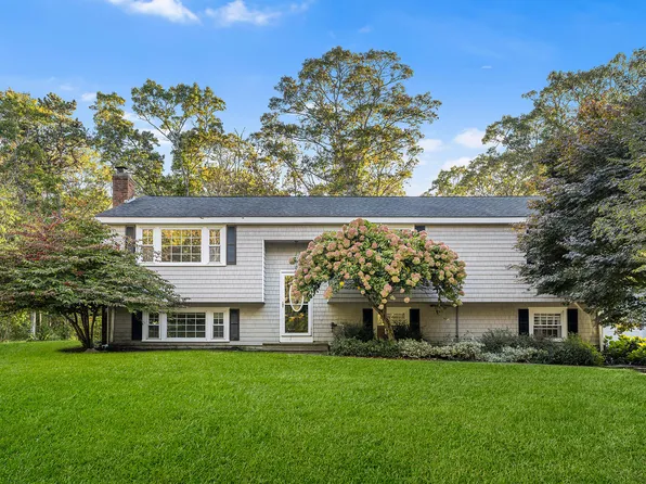 9 Bramble Bush Drive, Sandwich, MA 02563