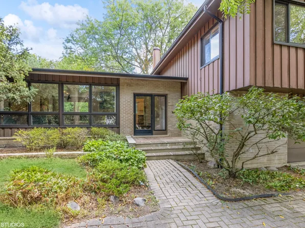 267 Charal Ln, Highland Park, IL 60035