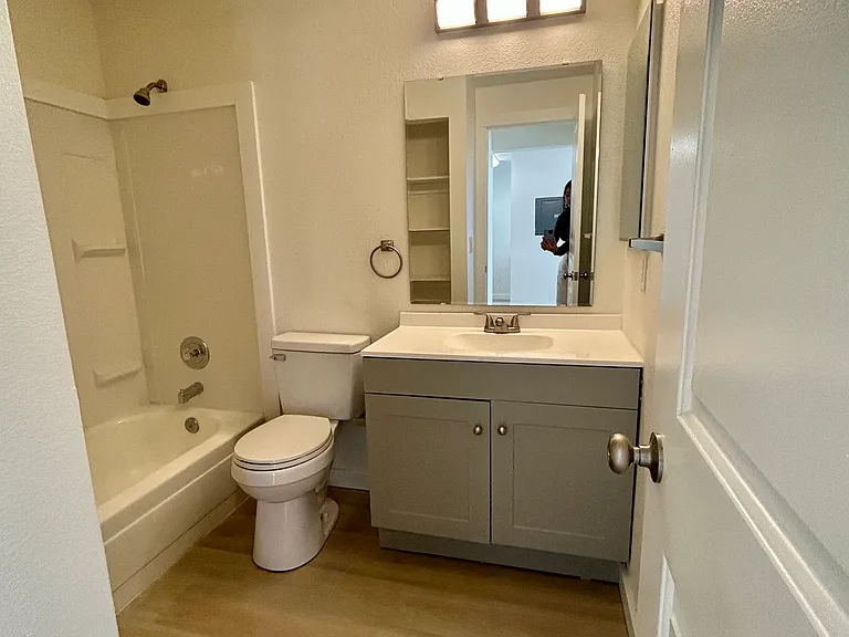 Olympic View Apartments — Photo 33