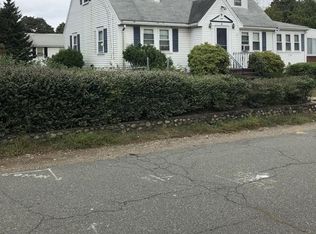4 Falmouth St, Saugus, MA 01906