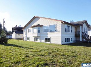 1006 W 10th St, Port Angeles, WA