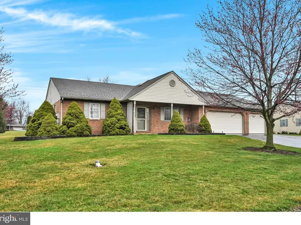 136 Millstone Dr, Denver, PA 17517