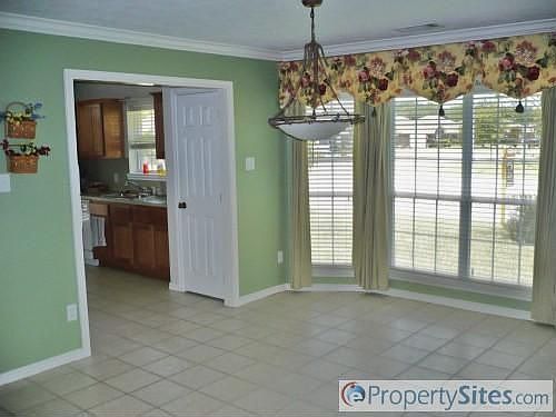 5th image of 1214 Markham Ln