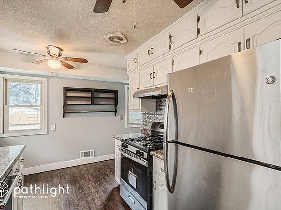 5th image of 818 50th Ave NE