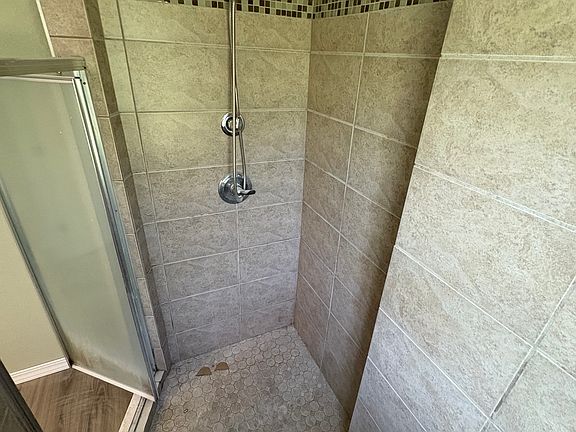 2nd image of 622 E 123rd Ter