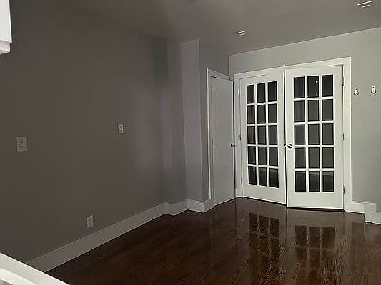 3rd image of 237 E 111th St APT 4