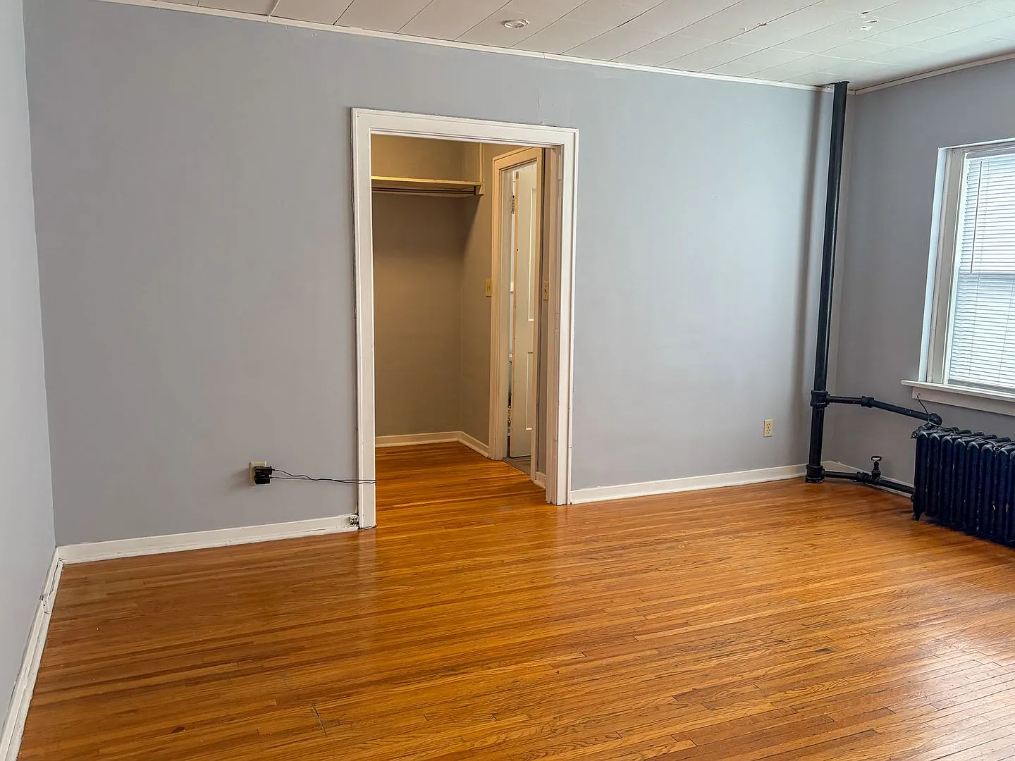 648 S 12th - 12H Apartments — Photo 2