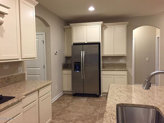 3rd image of 275 Hutchinson Ln