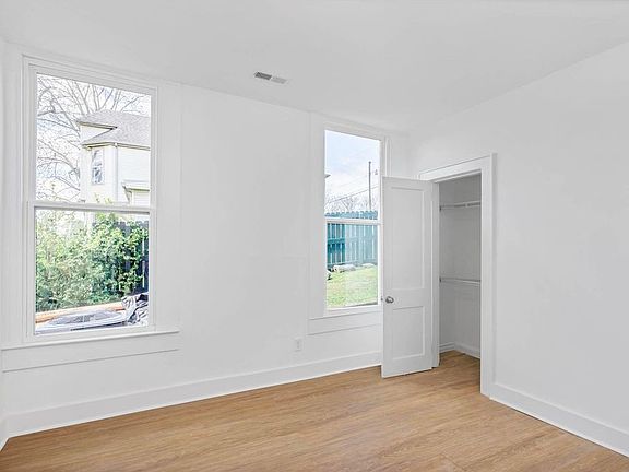 4th image of 1915 McCallie Ave #2