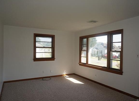 3rd image of 2725 Toledo Ave