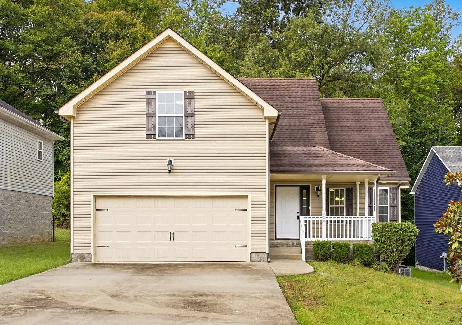 3 Bedroom 2 1/2 Bath Home For Rent Near Trenton Road! — Photo 1