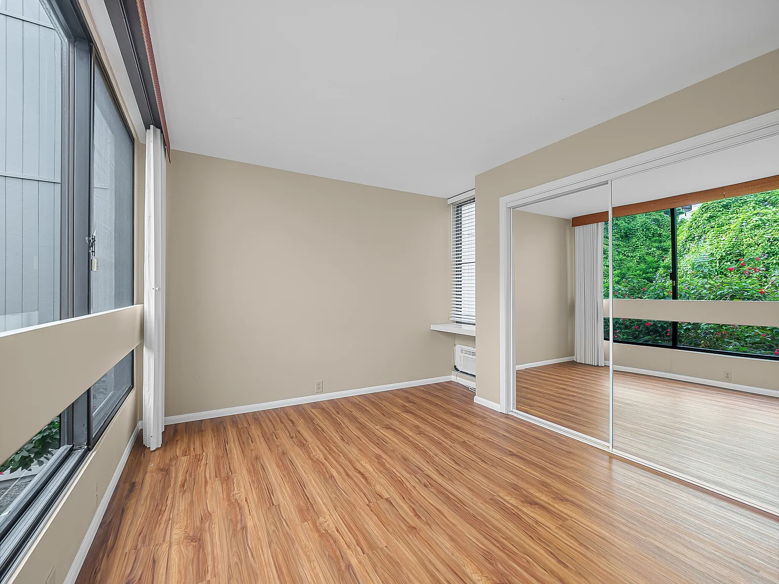 1 bed, 716 sqft, $2,500 — Photo 2