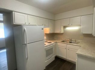 325 Ash St APT 2, Carlisle, IA 50047