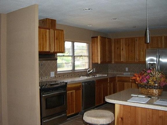 3rd image of 535 Oakleaf Dr