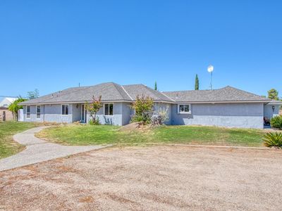 1653 N McCall Ave, Sanger, CA, 93657