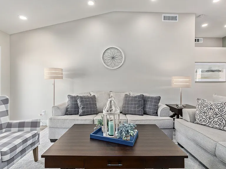 945 N Pasadena St #125 — Photo 6