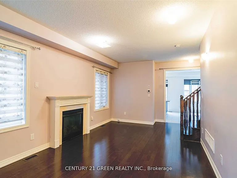 73 Thornbush Blvd — Photo 2