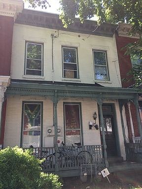 1st image of 1305 W Cary St #A