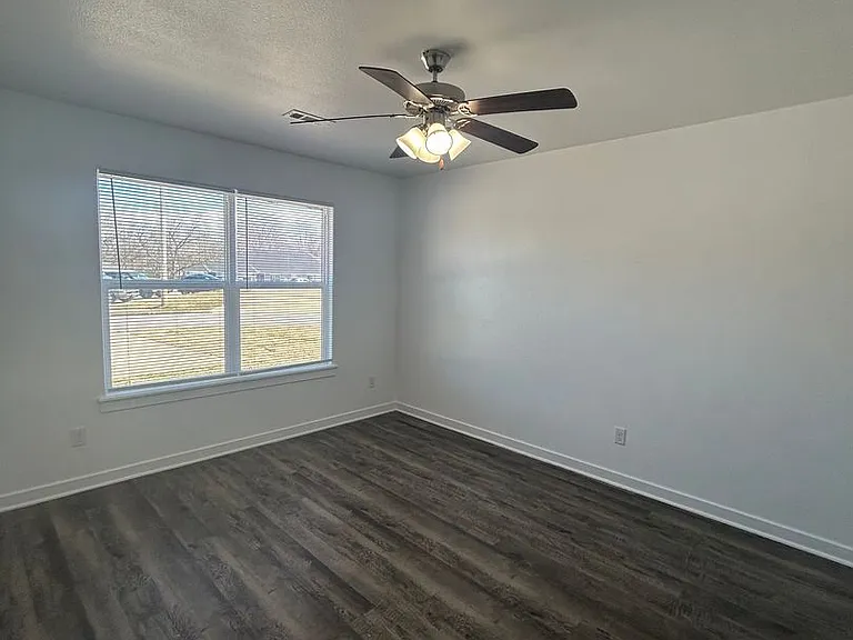 644 Hidden Springs Dr — Photo 7