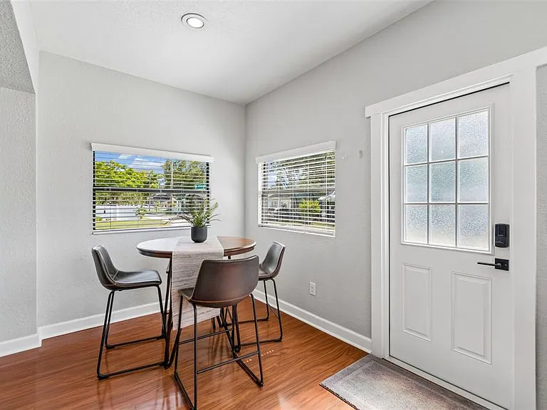 3901 N Ola Ave — Photo 4