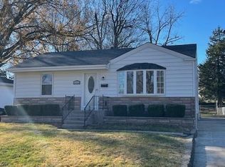 295 De Smet Dr, Florissant, MO