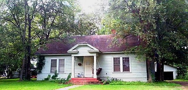1st image of 700 College St