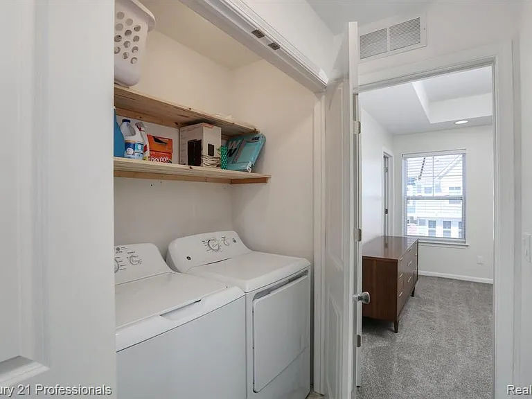 67 Kalter Dr — Photo 13