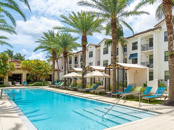 3rd image of 290 Courtney Lakes Cir #12-207