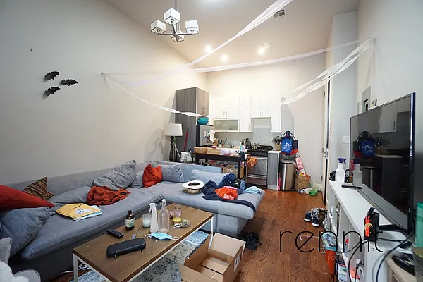 Rented by Rennit Inc. | media 17