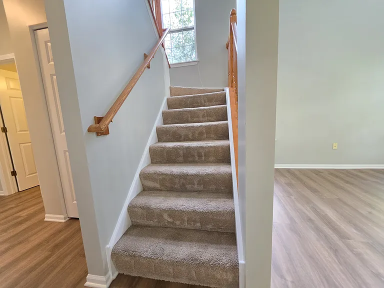 2904 Rutland Cir — Photo 34