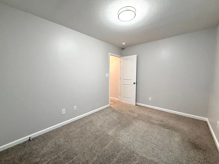 511 Britton Springs Rd — Photo 12