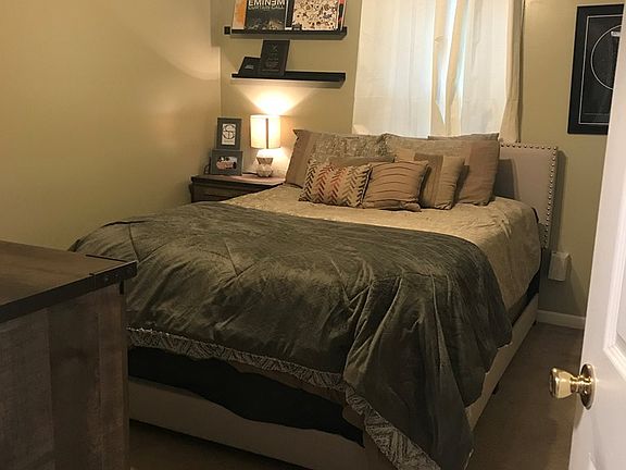 5th image of 220 Dove Dr