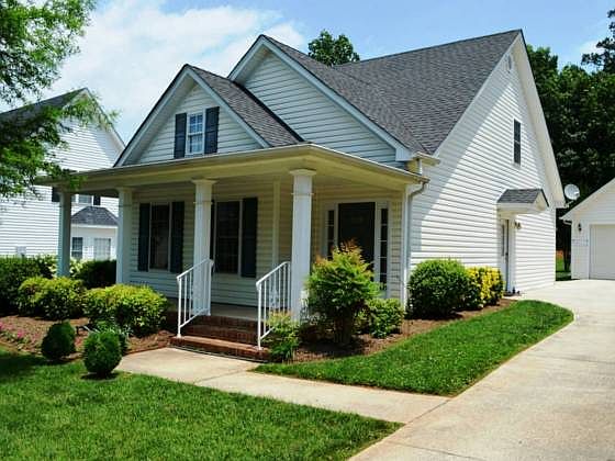 1st image of 335 Wyndhurst Dr