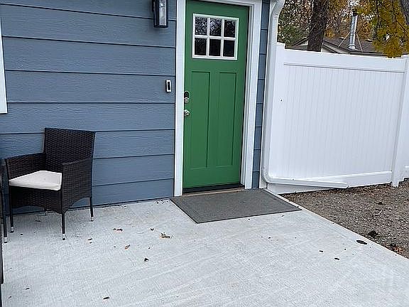 5th image of 124 1/2 Foster Ln