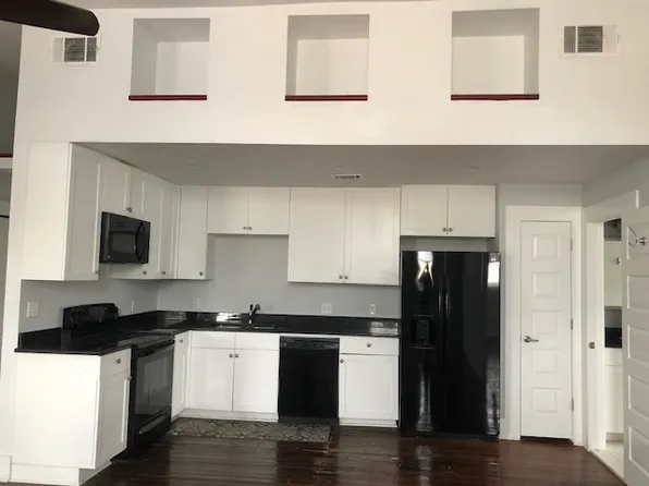 103 W 2nd St, Elgin, TX