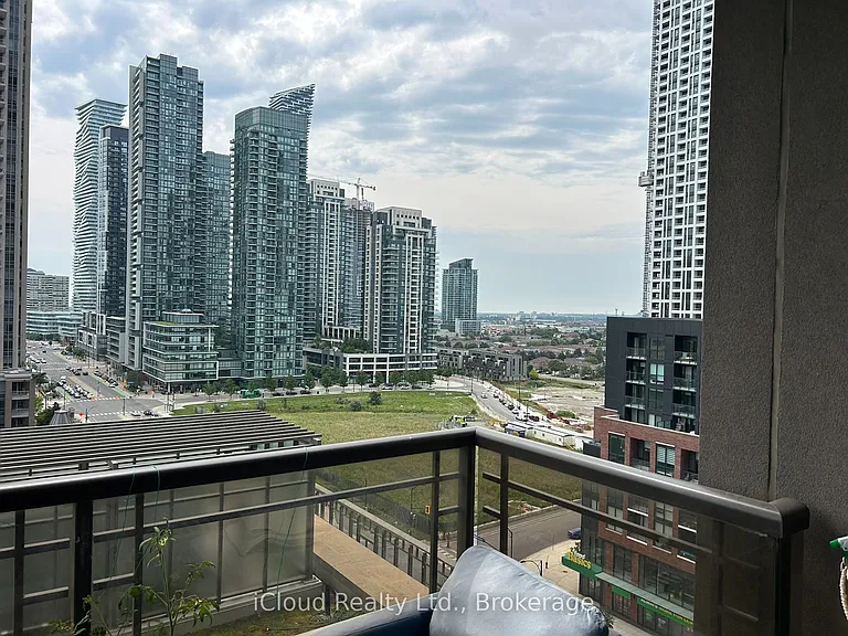385 Prince Of Wales Dr #1107 — Photo 24