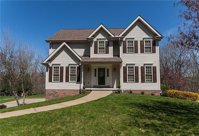 1st image of 165 Autumn Hill Dr