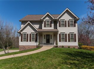 165 Autumn Hill Dr, Cranberry Township, PA 16066
