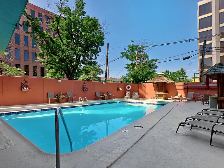 909 N Logan St #8F — Photo 36