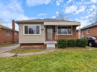 22704 Harmon St, Saint Clair Shores, MI