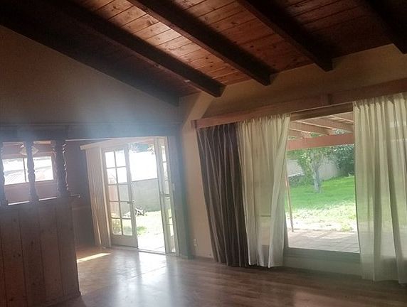 5th image of 9249 Aqueduct Ave